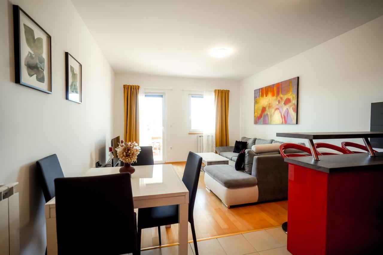 Apartment Rondo Pula Lovely And Sunny Exterior photo